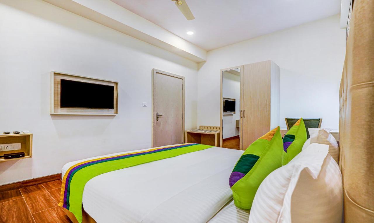 Treebo Galaxy Suites Mathikere Bangalore Exterior foto